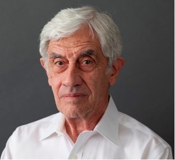 Headshot of Elly Gotz