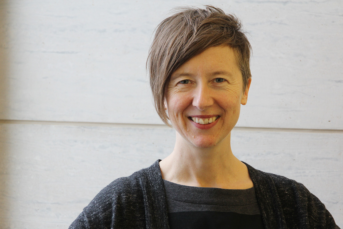 Lisa Guenther headshot
