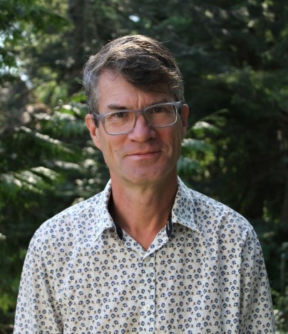 Headshot of peter Ross