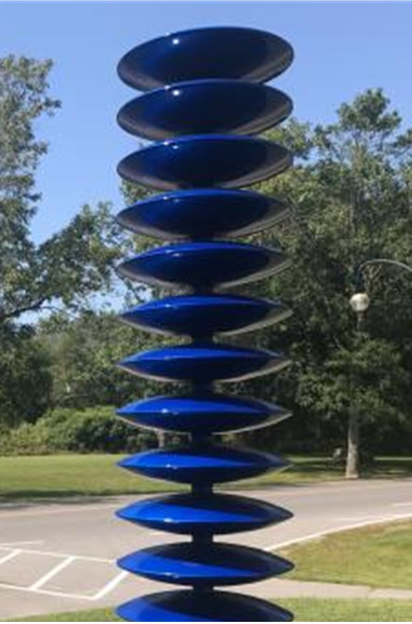 Image of The Column Ends sculpture on campus